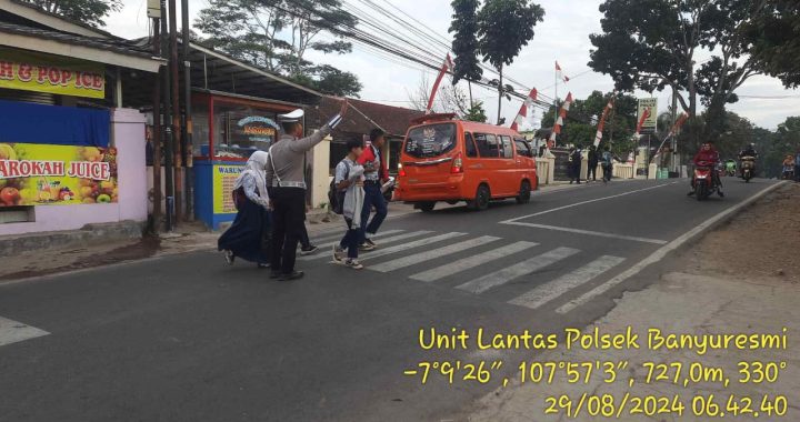 polsek banyuresmi unit lantas kegiatan pengaturan