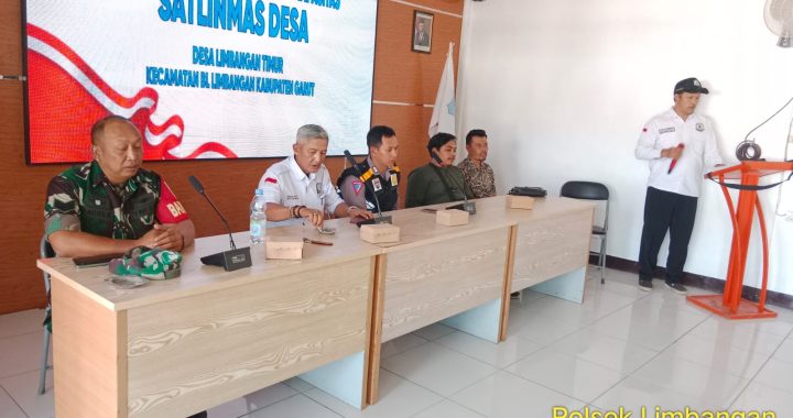 Anggota polsek limbangan bersama pemerintah desa mengadakan acara ngariung kamtibmas dengan warga