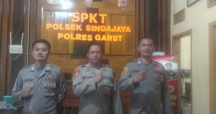 anggota piket jaga Polsek Singajaya melaksanakan sispam mako