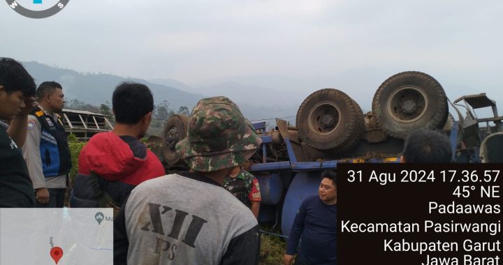 Giat Kryd Polsek Pasirwangi melaksanakan Gatur dan Pam Laka mobil terguling