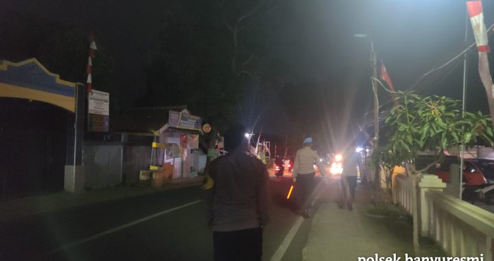 polsek banyuresmi anggota  patroli malam cegah balap liar