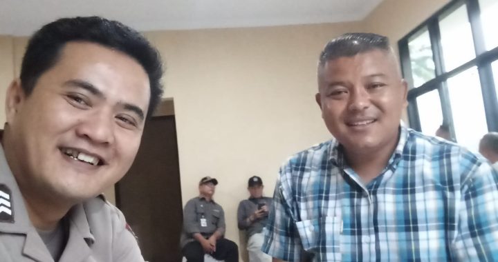 SAMBANG WARGA DESA GIRIMUKTI OLEH ANGGOTA POLSEK CISEWU