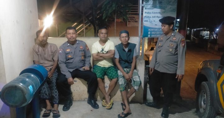 cegah kejahatan polsek leles polres garut laksanakan kegiatan patroli kryd malam di Ds. Margaluyu