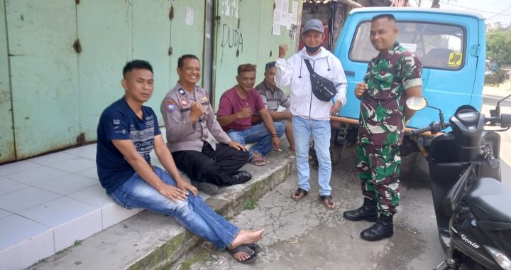 Bhabinkamtibmas polsek leles polres Garut laksanakan Sinergitas Tni Polri di kp. nereng