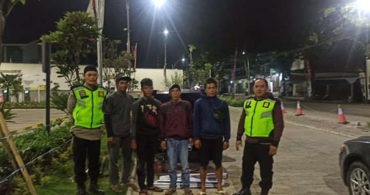 GIAT PATROLI KRYD DI DESA SUCIKALER OLEH POLSEK KARANGPAWITAN