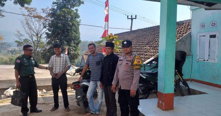 bhabinkamtibmas melaksanakan sambang rw polsek cibiuk