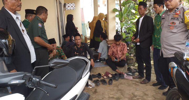 Kegiatan door to door bhabinkmatibmas polsek cibiuk sambangi warga binaannya