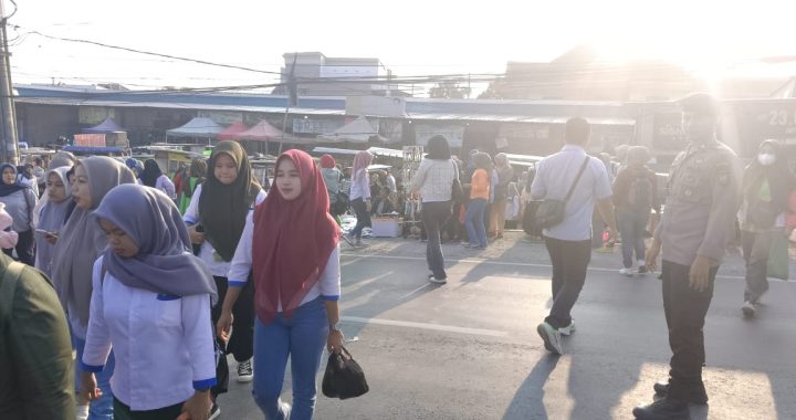 Kegiatan anggota piket Polsek leles polres garut laksanakan gatur jam rawan pagi di pt.changshin leles