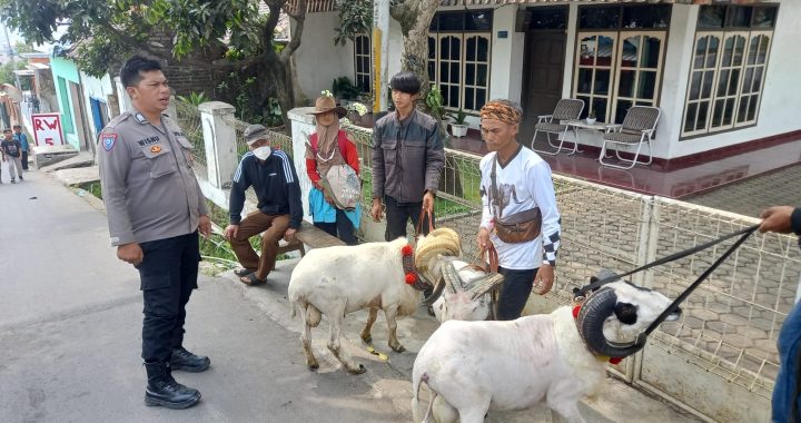 Polsek leles polres Garut laksanakan ngariung kamtibmas di kp.pasirwaas