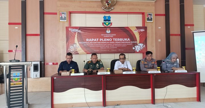 ANGGOTA POLSEK CISEWU POLRES GARUT  MELAKSANAKAN SOSIALISASI POLMAS KEPADA MASYARAKAT DESA SUKAJAYA