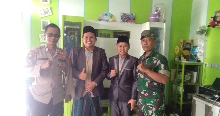 cegah kejahatan personil polsek lelesl polres garut melaksanakan sinergitas Tni Polri