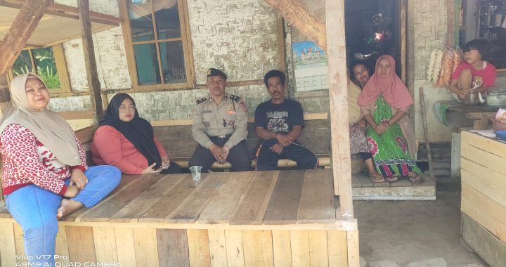 SAMBANG WARGA DESA GIRIMUKTI OLEH ANGGOTA POLSEK CISEWU