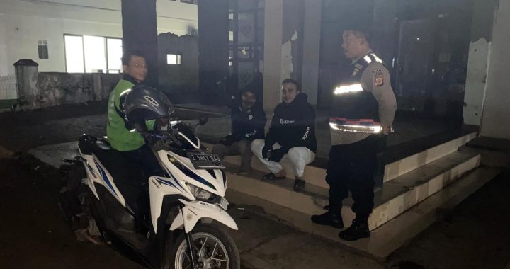 GIAT PATROLI KRYD DI DESA TANJUNGSARI  OLEH POLSEK KARANGPAWITAN