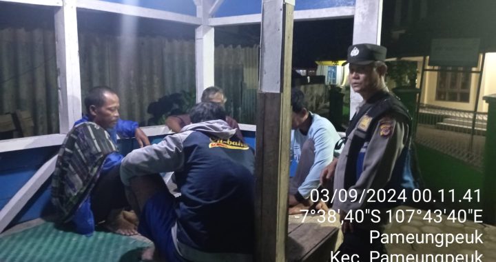 Patroli Ronda Malam Polsek Pameungpeuk Pastikan Sitkamtibmas Stabil