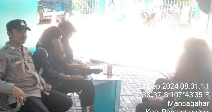 Ngariung Kamtibmas Polsek Pameungpeuk Dengan Sambang Warga Desa Binaan Di Kp. Mancagahar RW 05 Ds. Mancagahar