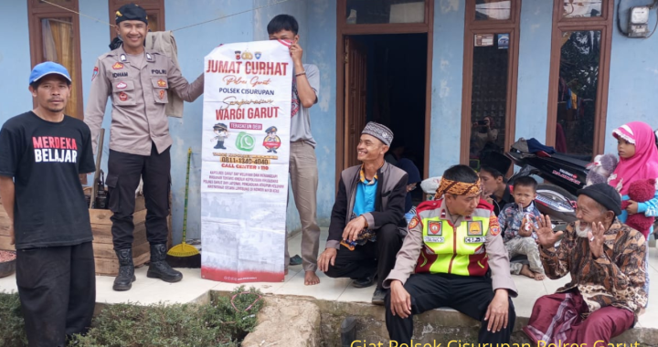 Hadir Ditengah Masyarakat Personil Polsek Cisurupan Melaksanakan Jumat Curhat