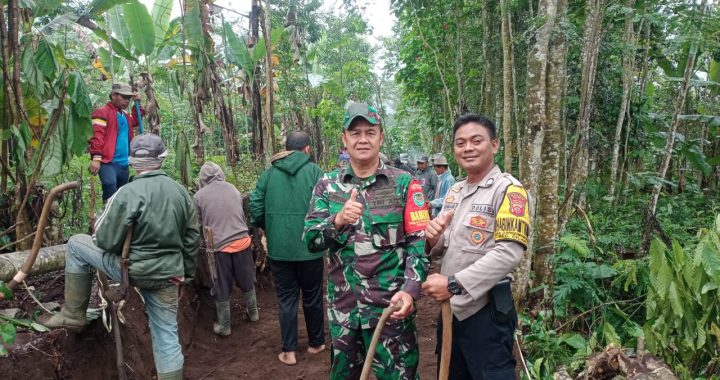 Petugas Polsek Cilawu Giat Bersama Warga