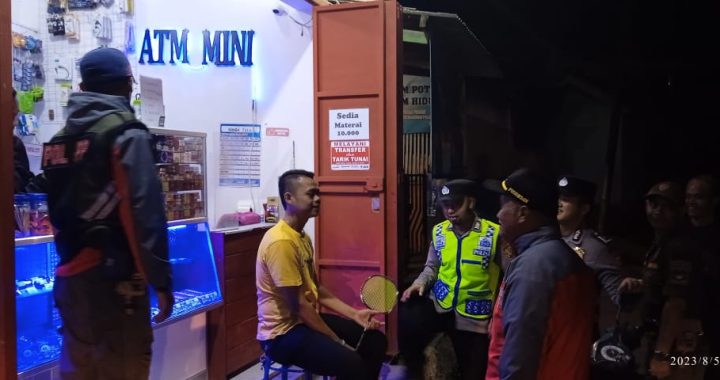 Personil Polsek Singajaya melaksanakan giat KRYD Malam