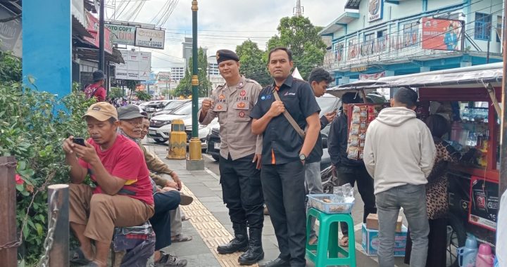 Bripka Ivan Anggota Samapta Polsek Garut Kota Monitoring Kamtibmas Di Pusat Perkotaan