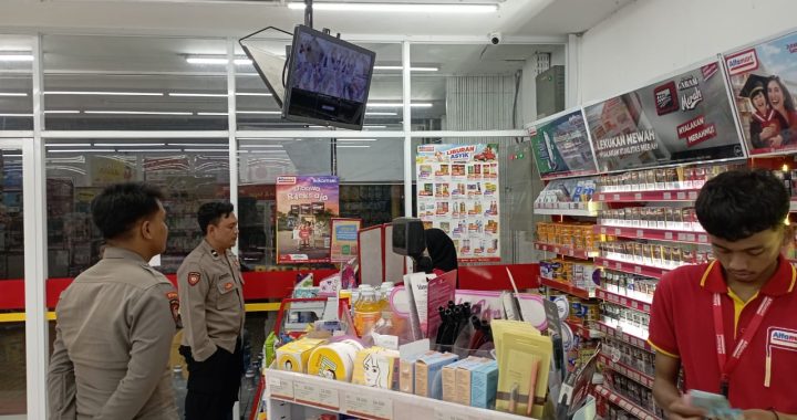 TINGKATKAN KEWASPADAAN KEPADA MASYARAKAT OLEH ANGGOTA POLSEK PAMULIHAN  DAN  LEWAT GIAT SAMBANG RW  POLSEK PAMULIHAN