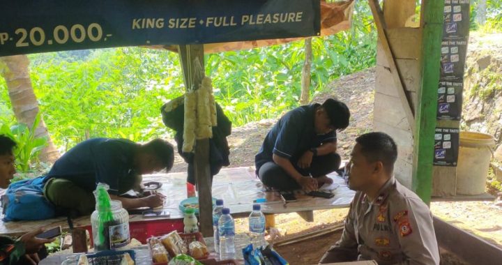 Polsek Pakenjeng melaksanakan Sambang Warga di Kampung Tonjong Desa Depok