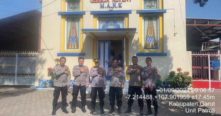 Ciptakan Keamanan, Personil Polsek Tarogong Kaler Rutin Pam Gereja Setiap Hari Minggu