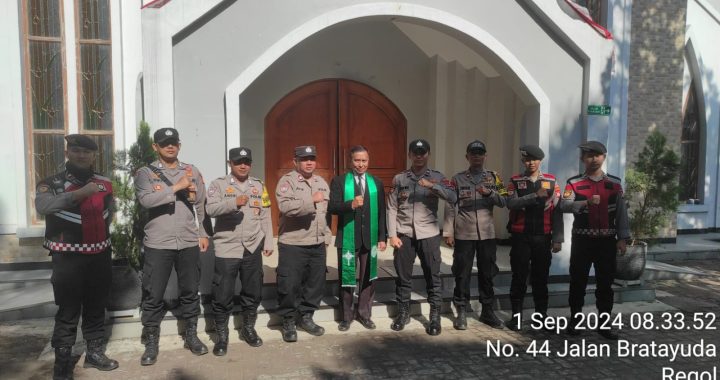 Aiptu Apippudin Anggota Polsek Garut Kota Lakukan Pengamanan Kebaktian Di Gereja Pasundan