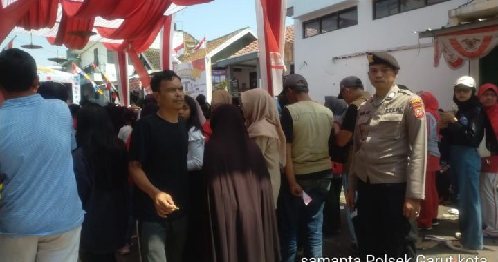 Bripka Mauladi Anggota Samapta Polsek Garut Kota Lakukan Monitoring Giat Masyarakat