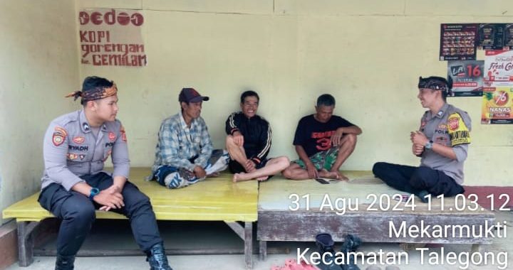 Polsek Talegong Ngariung Kamtibmas Warga Desa Mekarmuti Ajak Warga Jaga Kamtibmas Jelang Pilkada