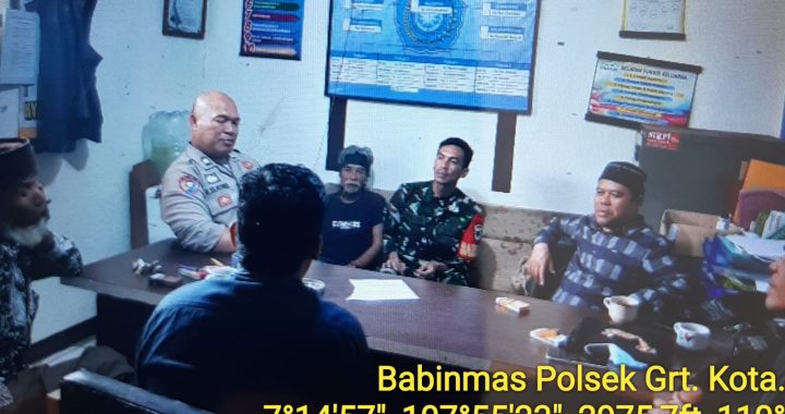 Anggota Bhabinkamtibmas Polsek Garut Kota Beserta Babinsa Ngariung Kamtibmas Bersama Tokoh Masyarakat