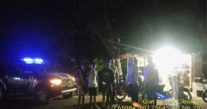 Patroli Malam Polsek Cibalong Antisipasi Rawan C3 Dalam Ops Mantap Praja