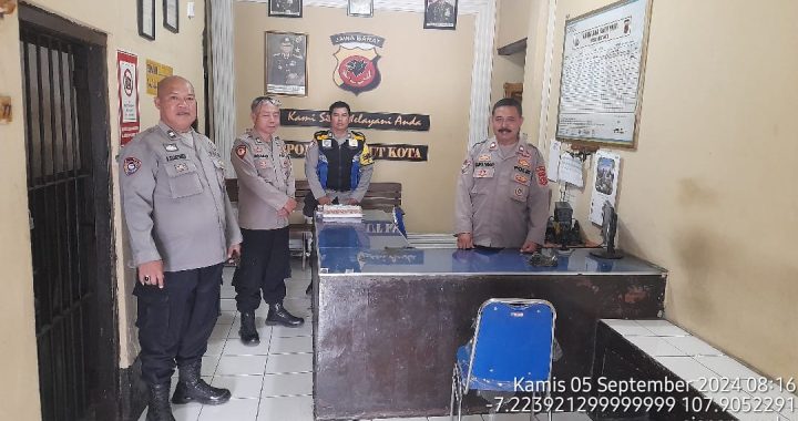 Personil Piket Siaga Polsek Garut Kota Lakukan Sispam Mako