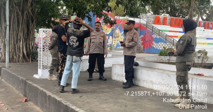 Unit Patroli Samapta Polsek Garut Kota Lakukan Pembinaan terhadap Anak Punk