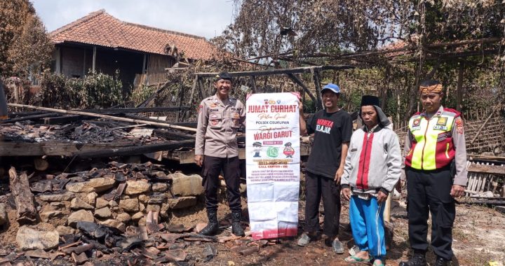 Anggota Polsek Cisurupan Melaksanakan Kegiatan Jumat Curhat