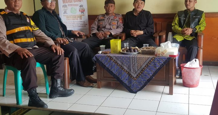 Jumat Curhat Polsek Cibalong Bersama Warga Desa Karyasari