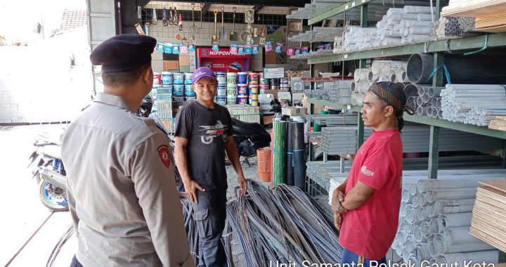 Anggota Patroli Samapta Polsek Garut Kota Himbauan Kamtibmas Warga Regol