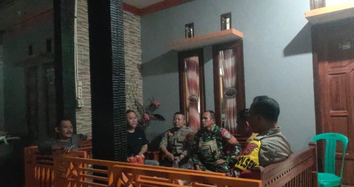 Polsek Pakenjeng melaksanakan Sambang Warga di Kampung Cipanas Desa Sukamulya