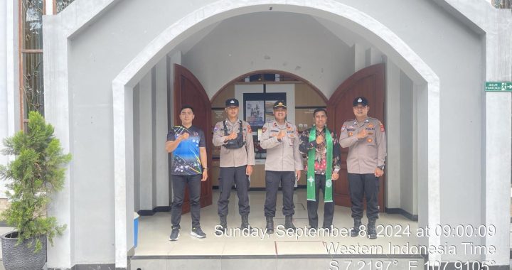 Unit Samapta Polsek Garut Kota Lakukan Pengamanan Kebaktian Di Gereja Pasundan