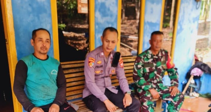 Sinergitas Tni Polri Polsek Cibalong Dalam Ngariung Kamtibmas Warga Desa Mekarmukti Dalam Tahapan Pilkada Tahun 2024