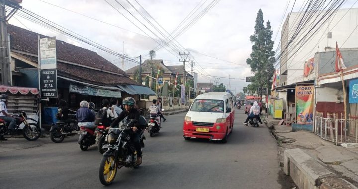 Masyarakat Apresiasi Polisi Wanaraja Gatur Lantas