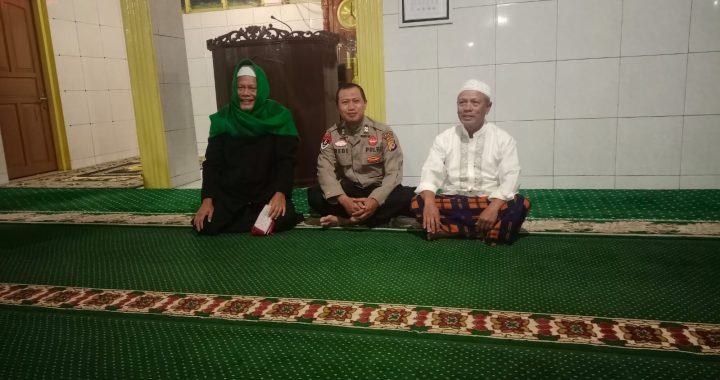 Kebersamaan Bhabinkamtibmas Dalam Kegiatan Shalat Subuh