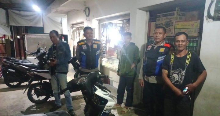 Patroli Polsek Wanaraja Ajak Warga Ngobrol Kamtibmas