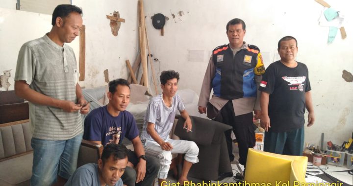 Aiptu Erie Bhabinkamtibmas Polsek Garut Kota Door To Door Kamtibmas Terhadap Warga Paminggir