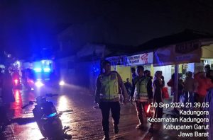 Anggota Samapata Polsek Kadungora melaksanakan Giat Patroli Presisi *Garut Lautan Biru*