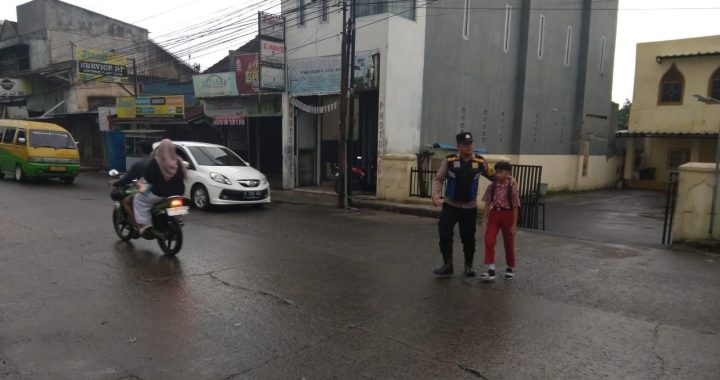 Gatur Pagi Antarkan Pelajar Ke Sekolah