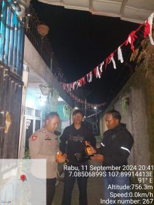 Anggota Samapata beserta Anggota Reskrim Polsek Kadungora melaksanakan Giat KRYD Malam Antisifasi terjadinya tindak Kriminalitas dan Kejahatan.