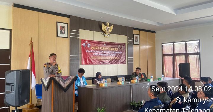 Kapolsek Dan Anggota Hadiri Acra Rapat Terbuka Pleno DPSHP Dalam Tahapan Pilkada Tk. Kecamatan Talegong Garut