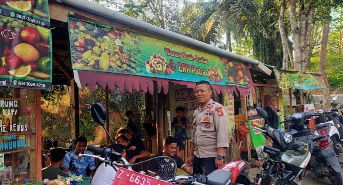 Polsek Pakenjeng melaksanakan Sambang Warga di Kampung Bojong Desa Jatiwangi