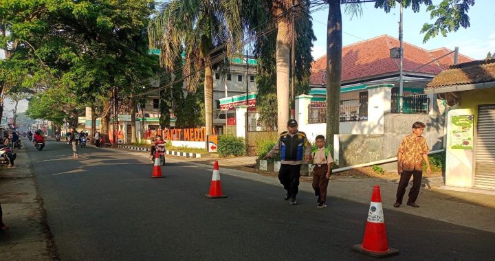 Polisi Gatur Pagi Cegah Kecelakaan