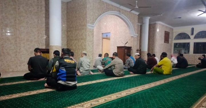 Polsek Wanaraja Membiasakan Shalat Subuh Di Masjid